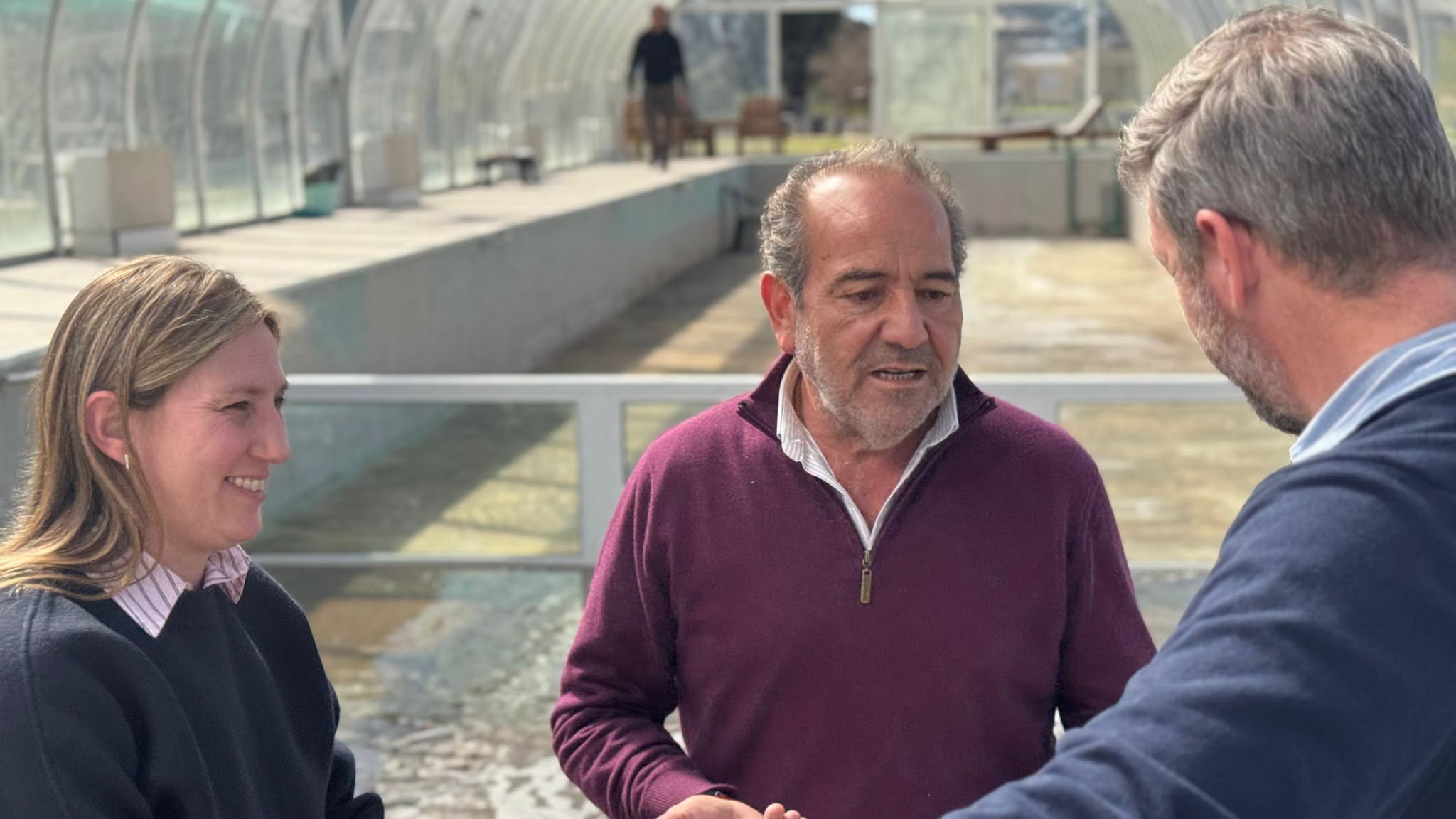 Bernardo Larroudé proyecta mejoras energéticas y suma iluminación eficiente para sus clubes