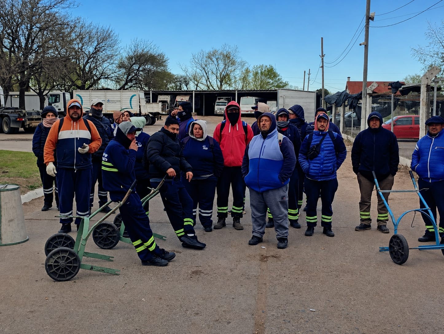 Conflicto en el municipio de General Pico: Monotributistas protestan por favoritismos en las contrataciones.