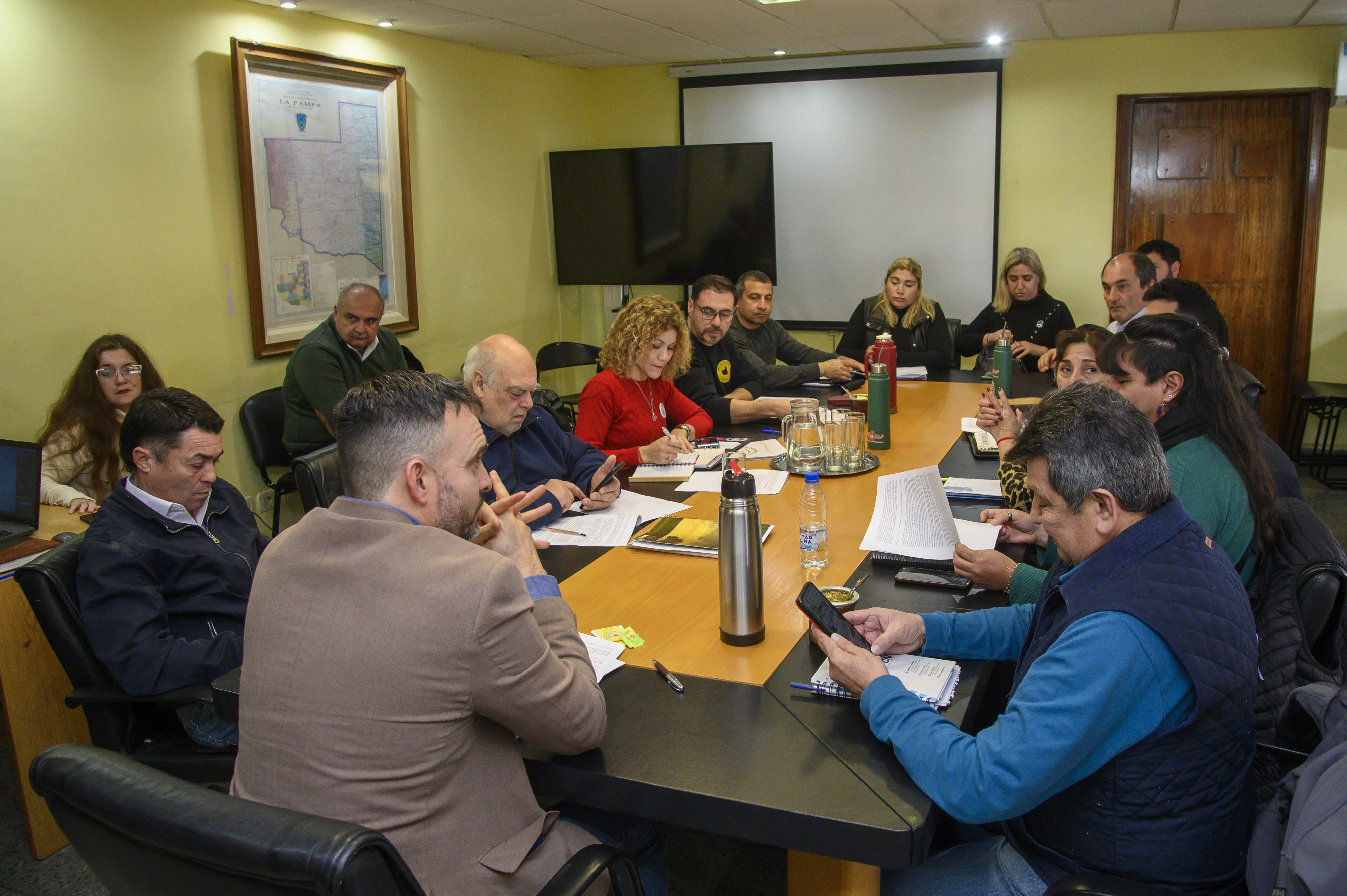 Paritaria Provincial: hubo acuerdo y los estatales tendrán un 3% de aumento en agosto