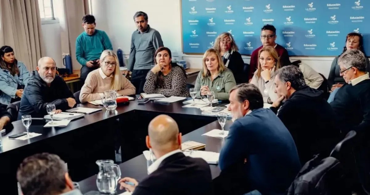 PARITARIAS: EL GOBIERNO PROVINCIAL Y LOS GREMIOS VUELVEN A LA MESA PARA DISCUTIR LOS SALARIOS